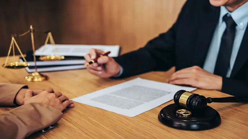 ضرورت استفاده از وکیل طلاق در کرج